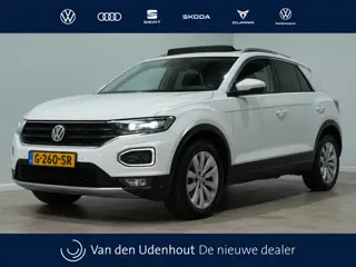 Volkswagen T-Roc 1.0 TSI Style | Trekhaak | Panorama | Full-LED | Navi