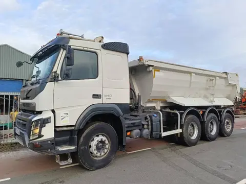 Volvo FMX 540 8x4 kipper EUR6 lifting axle kieper vendée