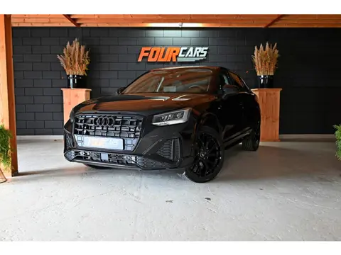 Audi Q2 35 TFSI S Edition | 2025 | 12.000KM | Achteruitrijcamera | Lederen bekleding | Apple Carplay