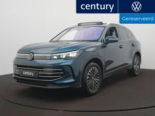 Volkswagen Tiguan 1.5 eHybrid Elegance Trekhaak - 19 Inch - Panoramadak - Leer - Navigatie