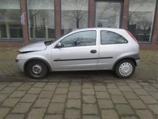 Opel Corsa 1.7 DTI Plaatwerk en Onderdelen