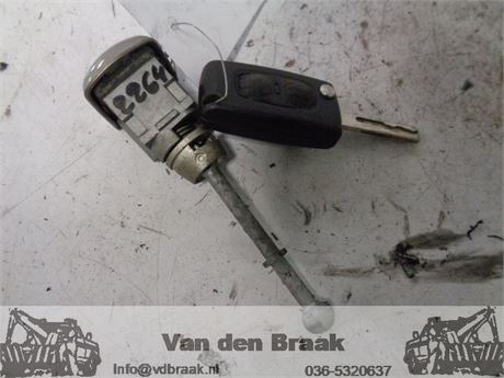 Peugeot 3008 2009-2016 Deurslotcilinder linksvoor