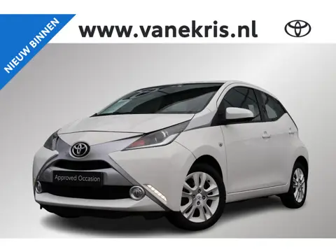 Toyota Aygo 1.0 VVT-i x-pure, LM Velgen, Bluetooth, Speed limiter, Airco, Parkeercamera.