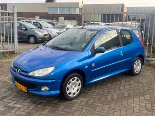 Peugeot 206 1.4 Génération Airco l Cruise l Elek pakket l Centraal! KOOPJE!!