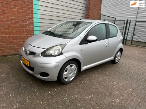 Toyota Aygo 1.0-12V Access 5- DRS Airco Bj:2010