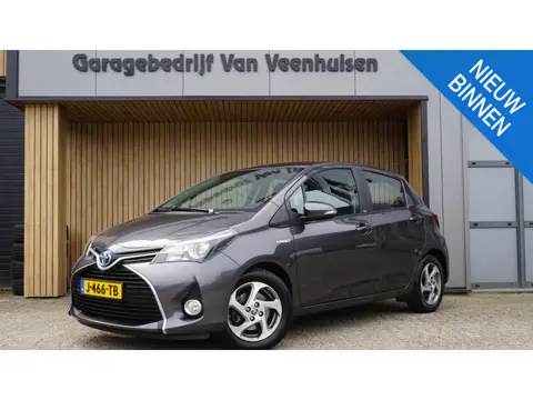 Toyota Yaris 1.5 101pk Hybrid Edition S Navi A-Camera Cruise Control Keyless 15inch LM Clima *Dealer