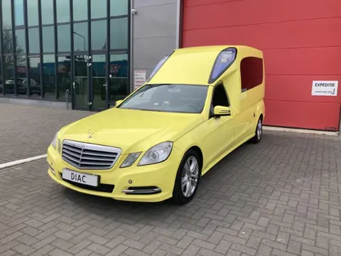Mercedes-Benz E-250 CDI Ambulance (bj 2015, automaat)
