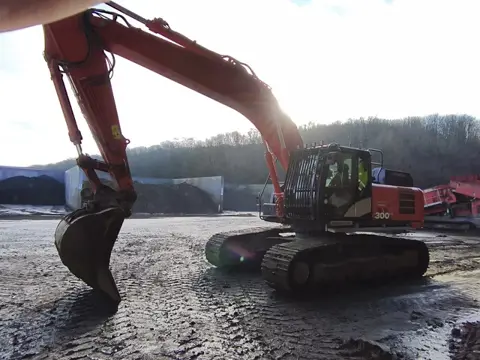 Hitachi ZX300LC-6 (bj 2020)