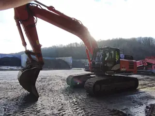 Hitachi ZX300LC-6 (bj 2020)