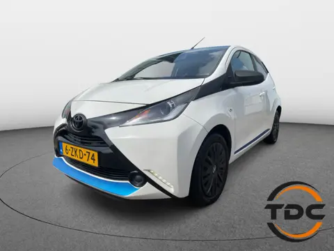 Toyota Aygo 1.0 VVT-i x-play CAMERA AIRCO 5-DRS