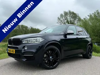 BMW X5 M50D Automaat / Grijs Kenteken / Leder / Panoramadak / 21" Velgen / Camera / Trekhaak / Navi 