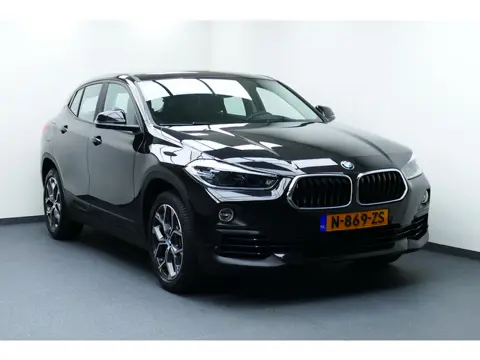 BMW X2 sDrive18i High Executive. Navi, Clima, StoelVerw, 18"LMV, Haak 1700kg