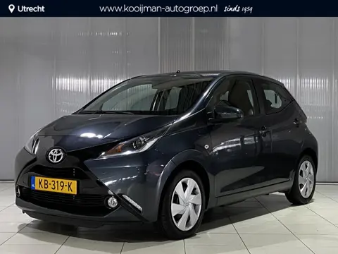 Toyota Aygo 1.0 VVT-i x-play | Airco | Camera | Dealer onderhouden |