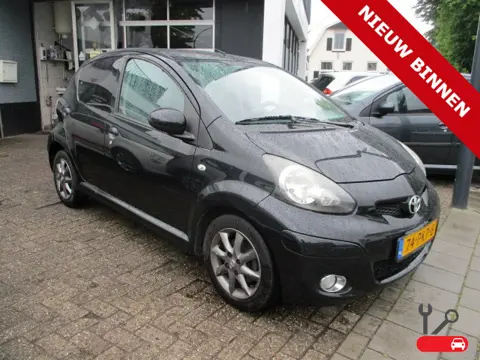 Toyota Aygo 1.0-12V Dyn. Nav. (bj 2011)