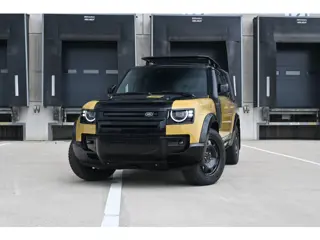 Land Rover Defender 110 2.0 P300e 110 Trophy Edition Deep Sandglow Yellow