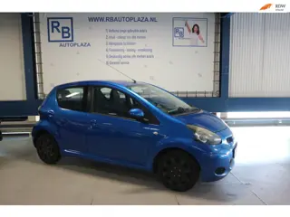 Toyota Aygo 1.0-12V Comfort / NIEUWE APK / 5 DRS / AIRCO ! ! !