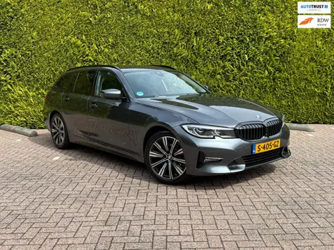 BMW 3-serie Touring 318d | High Executive | Carplay | Dealer ond. | Leder | 360 camera | Clima