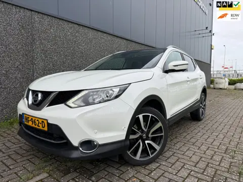 Nissan Qashqai 1.6 Tekna/1ste eigenaar/Full options/ Nieuwe APK en beurt!