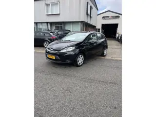 Ford Fiesta 1.25 Limited 5 Deurs,Airco. Keurig nette en goed rijdende Fiesta met een Apk t/m 30-11-2
