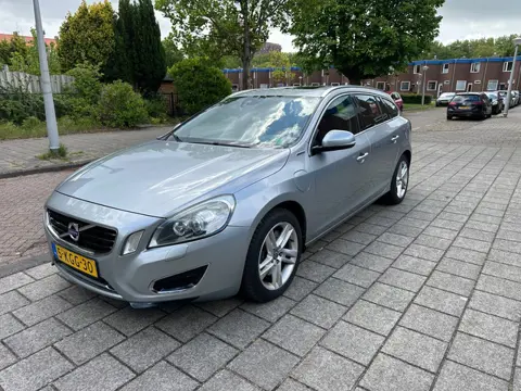 Volvo V60 2.4 D6 AWD Plug-In Hybrid Pure Limited Panorama Leder