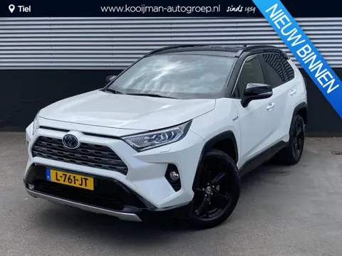 Toyota RAV4 2.5 Hybrid AWD Bi-Tone Trekhaak, Stoel- & Stuurwiel verwarmd, PDC, LED, Smart Key, Priva