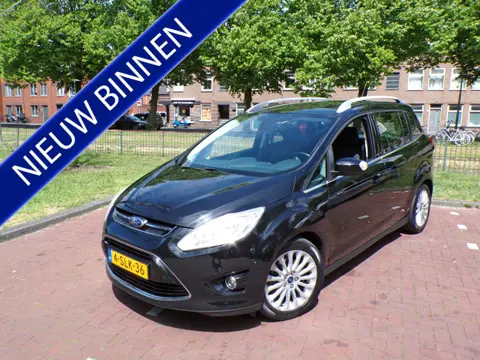Ford Grand C-Max 1.0 Titanium met n.a.p distributieriem gedaan