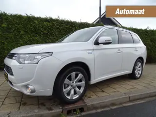 MITSUBISHI OUTLANDER 2.0 PHEV INSTYLE+-Trkh-Navi-Blth-Cruise-Subwoofer