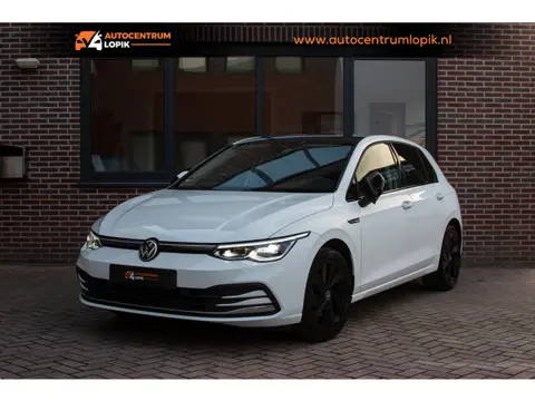 Volkswagen Golf 1.5 eTSI Style *ACC*Memory*Blind spot*Stoelverwarming
