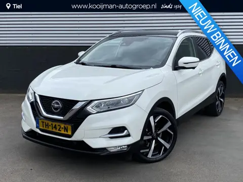 Nissan Qashqai 1.2 Tekna Automaat, Trekhaak, Panoramadak, 360" Camera, Stoelverwarming, Navigatie, P