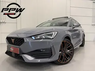 CUPRA Leon Sportstourer 1.4 e-Hybrid VZ Copper Edit. PANO/19"/KUIPSTOELEN/CAMERA/STUURKNOPPEN/SFEER/