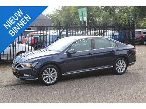 Volkswagen Passat 1.4 TSI Highline, Sedan!