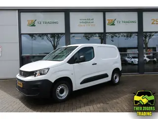 Peugeot Partner 1.2 PureTech Premium 3-zitter (bj 2022)