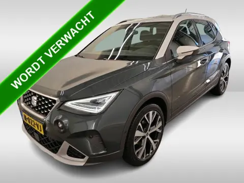 SEAT Arona 1.0 TSI Xperience 111PK Automaat / Stoelverwarming / Airco-ecc. / 1/2 leder / Lmv.18" / N