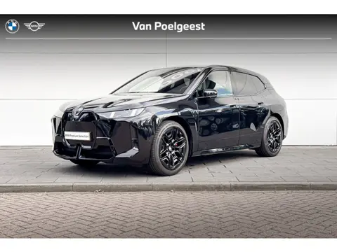 BMW iX xDrive45 101 kWh