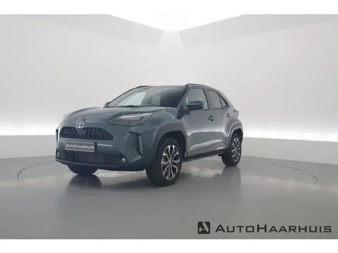 Toyota Yaris Cross 1.5 Hybrid 130 Teamplayer | Forest Green | Winter Pack | Safety Pack | Navi | Ada