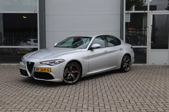 ALFA ROMEO GIULIA 2.0 T Q4 AWD 280PK VELOCE/ORIG.NL/GEDOCUMENTEERD/KEYLESS/MEMORY/19