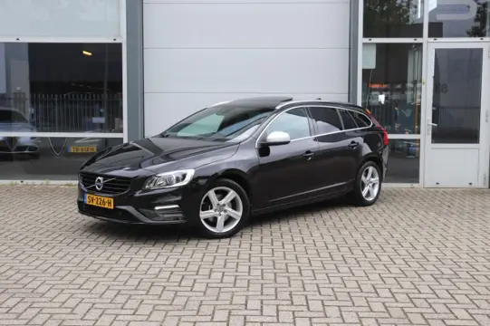 VOLVO V60 2.0 T4 190PK BUS. SPORT AUT/DEALERONDERH./STANDK./SCHUIFDAK/LEER