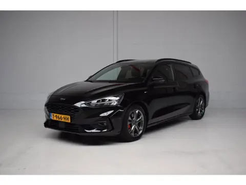 Ford Focus Wagon 1.0 EcoBoost ST-line CAMERA / TREKHAAK / HEAD-UP / KEYLESS / STOELVERWARMING / LED