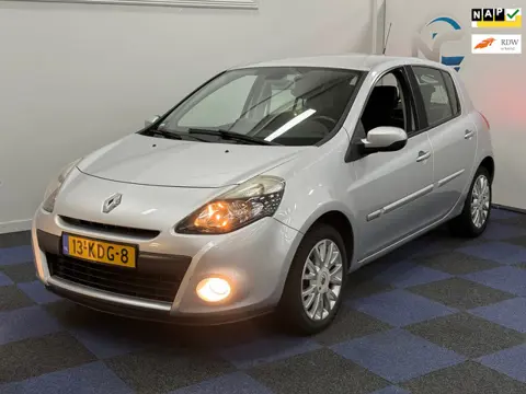 Renault Clio 1.6-16V Dynamique / AUTOMAAT / NAP / DEALER ONDERHOUDEN