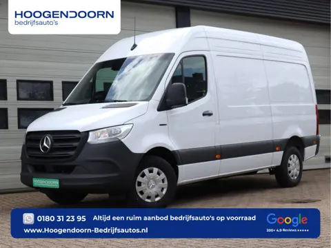 Mercedes-Benz eSprinter 320 81kWh L2H2 - Trekhaak - Cruise - MBUX - 2025