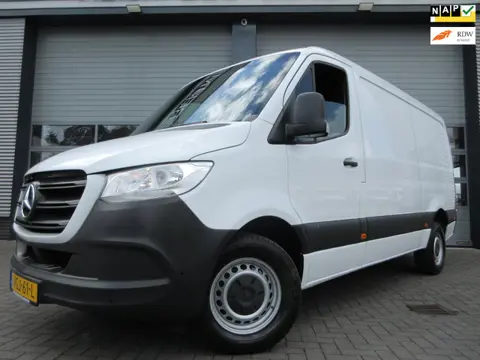 Mercedes-Benz Sprinter 316cdi L2H1 163pk Automaat, Navigatie, Camera, Trekhaak, 3-Zits, PDC, 3500kg 