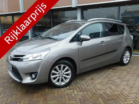 Toyota Verso 1.6 VVT-i Comfort | Trekhaak | Stoelverwarming | LMV