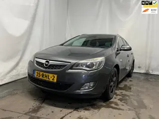 Opel Astra Sports Tourer 1.4 Turbo Sport - Schade