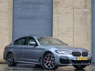 BMW 5 Serie 530e High Executive M Sport Schuifdak | HUD | Massage | ACC | Comfortstoelen | Haak