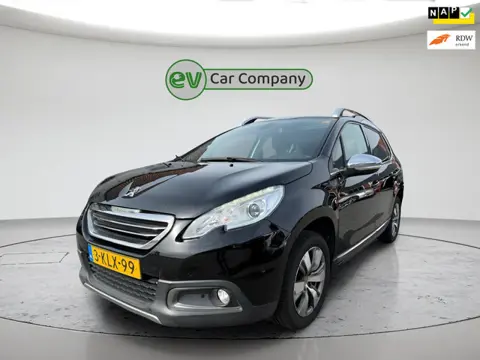 Peugeot 2008 1.2 VTi Allure | Panoramadak | Parkeersensoren | Cruise Control | Trekhaak | Navigatie 