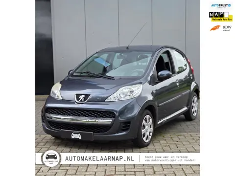 Peugeot 107 1.0-12V XS / APPLE CARPLAY !!! / Nieuwe Koppeling / + onderhoudsbeurt / 1 Jaar APK/ 5-de