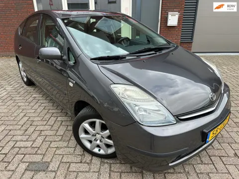 Toyota Prius 1.5 VVT-i Tech Edition / Navi / Clima / Cruise / NAP