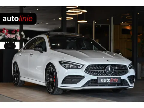 Mercedes-Benz CLA-klasse 200 4MATIC AMG. Pano, HUD, Keyless, Camera, CarPlay, Sfeer!