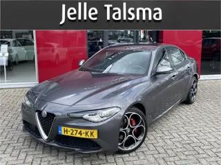 Alfa Romeo Giulia 2.0T Super | Veloce interieur | Stuur\stoel verwarming | Xenon | Regen\lichtsensor