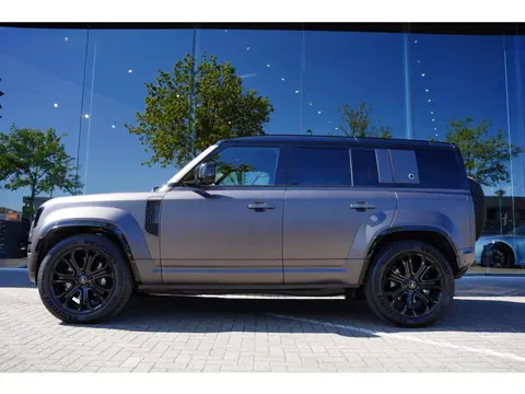 Land Rover Defender 110 P 635 Octa Edition One VAN GRIJS KENTEKEN